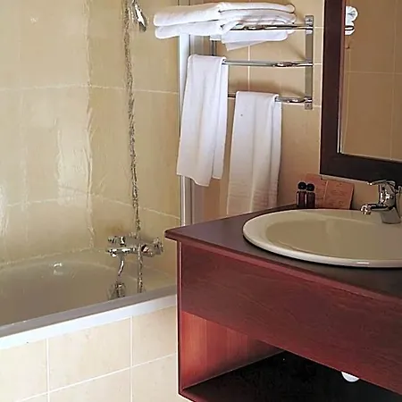 Maricel Aparthotel